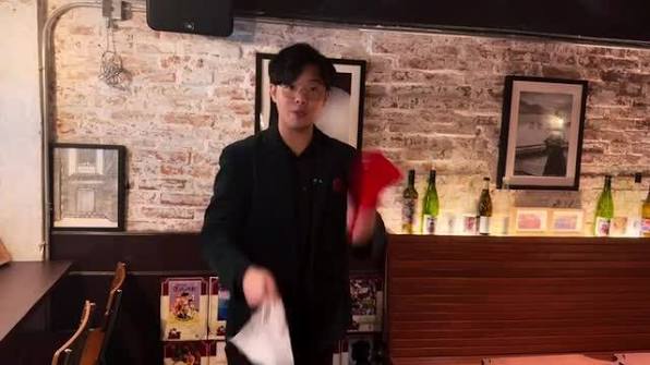 Red & White Beyond the Secret – Ethan Yip’s Color Changing Silk Routine