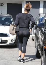 Looking for yoga pants in australia? Amber Rose Vs Khloe Kardashian Who Wins Battle Of The Booty