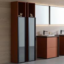 L'estetica essenziale e contemporanea di questo mobile in legno definisce un arredo verticale caratterizzato da un'anta intera e. Armadio Da Bagno Tutti I Produttori Del Design E Dell Architettura Video