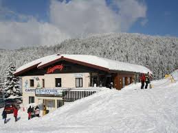 Vacances en montagne hiver et été dans une grande station de ski avec de nombreuses activités : Alpinskigebiet La Bresse Lispach La Bresse Office Du Tourisme La Bresse Vosges 88