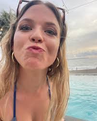 Isabel Fuller's Instagram, Twitter & Facebook