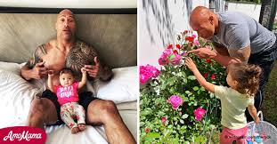 2,707 likes · 3 talking about this. Dwayne The Rock Johnson Gab Den Kindern Zu Ostern Keine Sussigkeiten