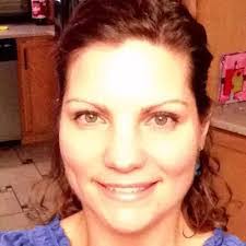 Lisa Seeder's Instagram, Twitter & Facebook