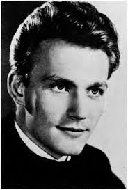 Edward Vale's Instagram, Twitter & Facebook