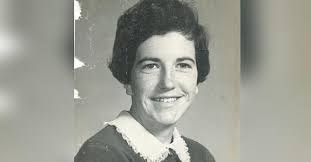 Carolyn Clark's Instagram, Twitter & Facebook