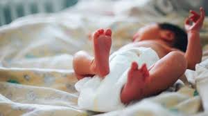 Keadaan ini disebabkan oleh jumlah bilirubin yang banyak dalam badan bayi baru lahir pada minggu pertama kehidupan. Kenali 3 Jenis Penyakit Kuning Pada Bayi Baru Lahir Moms Tribun Manado