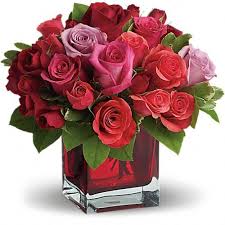 No matter how pretty the bouquet, fresh flowers will all eventually wilt. Send Flowers And More Bouquet De Fleurs Fleurs Vase Fleur