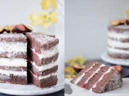 Saftige Schokoladen Torte Mit Topfen Sahne Fullung Und Pflaumen Julia Bakes