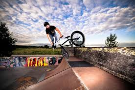 Play like a pro and get full control of your game with keyboard and mouse. Bmx 2 Foto Bild Sport Radsportarten Bmx Bilder Auf Fotocommunity