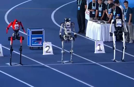 Foto: Tiangong Ultra hace historia: robot humanoide corre los 100 metros en solo 8,64 segundos/Cortesía