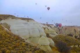 Ada huruf a, kemudian ada gambar pipa air. Asia Pergi Dulu