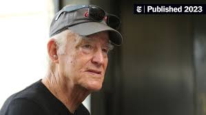 Robert Irwin, Artist of Fleeting Light and Space, Is Dead at 95