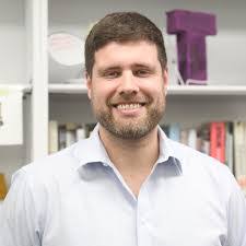 Jennifer Kummer's Instagram, Twitter & Facebook