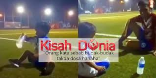 Muhammad fadzlie bin mohd nizam atau lebih dikenali sebagai fad bocey (lahir 13 februari 1991) merupakan pelawak, pelakon, pengacara dan penyampai radio malaysia. Ramai Terkejut Anak Black Main Flip Bottle Challenge Fad Bocey Pun Kalah Kisah Dunia