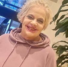 What good is being a makeup artist if you can't play and have some fun!  Tonight's special… Vegas zombie!!!! Super creepy Halloween shenanigans with  the DGOG's.