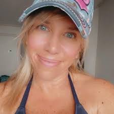 Laura Harbeson's Instagram, Twitter & Facebook