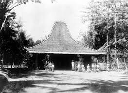 Rumah joglo sebagai rumah adat jawa timur. Menilik 5 Rumah Adat Jawa Timur Yang Unik Dan Khas Kumparan Com