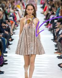 It S Fashionfactsfriday And Today S Term Is Trapeze Line Which Was Popularised By Christian Dior S Successor Yves Saint La Fashion Fashion Class Fashion D