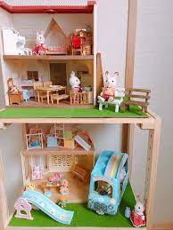 シルバニアの収納アイデア術 片付け不要のプレイテーブルや100均収納グッズをご紹介 プレイテーブル 収納 アイデア シルバニア 収納