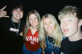 Amanda 🐝 (@amandarayeofficial) • Instagram photos and videos