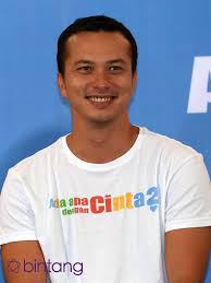 Nicholas saputra as ranggon on ada apa dengan cinta? Nicholas Saputra Serius Cium Dian Sastrowardoyo Di Aadc 2 Film Aktor Pria