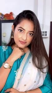 #mehendi #mehendigrwm #grwm #grwmmakeup #grwmreel #mehendioutfit  #bengaliwedding #weddingguest #friendswedding #simpledaymakeup