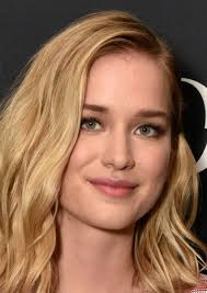 Fan Casting Maddie Hasson as Mindy Hunter-Farber in Friends