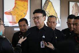 Kementerian dalam negeri (kemendagri) kembali mengingatkan seluruh pemerintah daerah (pemda) wajib menerapkan standar akuntansi. Kementerian Dalam Negeri R I