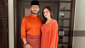 Kehadiran adik beradik senrose seperti nelydia, uqasha dan raysha sering mencuri tumpuan ramai dari segi kerjaya, penampilan dan kisah cinta mereka. Nelydia Sebak Terkenang Suasana Beraya Di Kampung