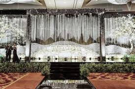 Assalamualaikum selamat pagi dan selamat beraktivitas temen temen, salam sejahtera untuk kita semua. 17 Inspirasi Desain Dan Dekorasi Pelaminan Bergaya Modern Untuk Pengantin Kekinian Bridestory Blog