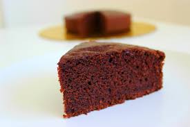 In questa ricetta il pan di spagna è senza lievito, ma anche per questo dolce le varianti sono molteplici: Pan Di Spagna Al Cacao La Pasticciona Vegana