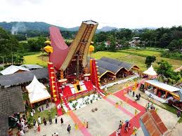 Contoh rincian biaya pernikahan ini bisa menjadi referensi untuk kamu yang akan menikah. Dekorasi Pelaminan Pernikahan Toraja Wonderful Toraja Facebook