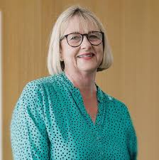 Holles Connect Spring 2024 by Lady Eleanor Holles