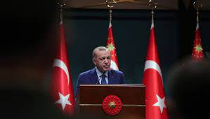 Vaka sayılarındaki artış ve mutasyon haberlerinin ardından gündemde olan tam kapanma durumu ile ilgili gelişmeler sık sık takip ediliyor. Covdqta9drfv4m