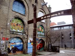 Cerca de mil pessoas vivem no bairro, que é muito mas quem pensa que lá pode tudo, está enganado, christiania em copenhague possui regras. Birthday Of Christiania A City Guide Hostelbookers