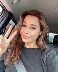 Isabelle Call's Instagram, Twitter & Facebook