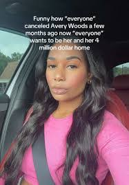 Avery Harwood's Instagram, Twitter & Facebook