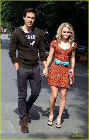 My Lovely Phia Walking Her Pet Gorilla She Should Let Him Play In Traffic And Take My Hand 3 3 3 3 3 The Carrie Diaries Chris Wood Chic Work Outfit
