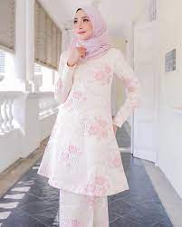 Shop baju kurung pahang collection online @ zalora malaysia & brunei. Hijabistahub On Instagram Design Kurung Pahang Yang Menjadi Pujaan Ramai Hijabistahubdaphnekurung Hijabis Malay Wedding Dress Kurung Pahang Baju Kurung
