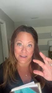 Amy Delatte's Instagram, Twitter & Facebook