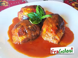 La ricetta delle melanzane ripiene di pasta è una tipica ricetta del sud, in cui i sapori, la fantasia e il sole creano piatti notoriamente eclettici. Melanzane Ripiene Di Pasta Ricetta Di Fragolosi