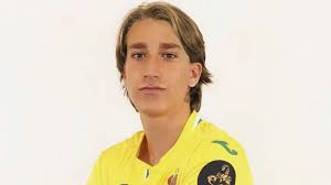 El hijo de Míchel Salgado que ha heredado el atractivo y el talento de su  padre