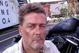 L'attore stroncato dalla leucemia romano di nascita, aveva 63 anni e non ha rinunciato all'autoironia fino alla fine. Cjk 7q75okacwm