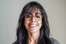 Lora Krueger's Instagram, Twitter & Facebook