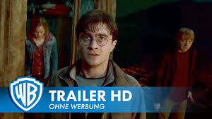 Il commence en présentant simplement les initiales sous lesquelles le film est connu, « fb. Zusammenfassung Harry Potter Reihe Alle Filme 4001reviews