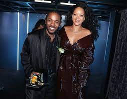 Find the perfect grammys rihanna stock photos and editorial news pictures from getty images. Grammy Awards 2018 Rihanna Dazzles In Studded Dress With 275 000 Crystals Vogue