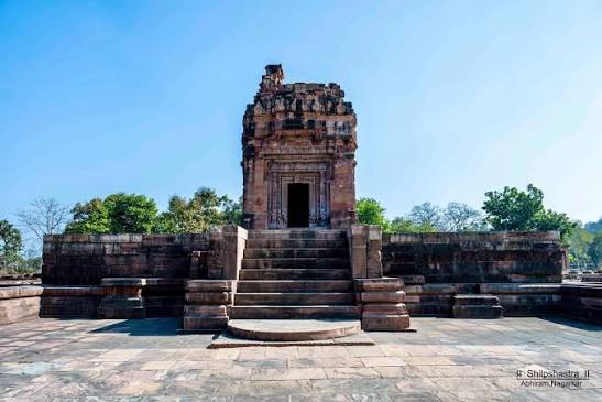 Dashavatar Temple, Deogarh, Uttar Pradesh This temple, dedicated to Vishnu was constructed during the Gupta Period around early 6th Century. It has beautifully carved sculptures all around. The most notable is the