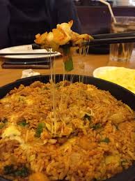 Letakkan nasi goreng di piring, dan sajikan saat hangat bersama telur. Nasi Goreng Cheese Galbi Picture Of Yoogane Lotte Shopping Avenue Jakarta Tripadvisor