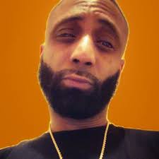 GIANTS @ghazi @e40 Larry Baer CEO of the @sfgiants @oraclepark  🧡🖤🧡🖤🧡🖤🧡 #BayAreaLegend #GiantsGameVibes #VallejoToTheBay  #BaseballAndBars #FunctionInTheStadium #WestCoastRoyalty #MLBGameDay  #SlangKing #BayAreaIcons #FrontRow40 #HometownHero ...