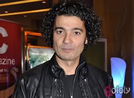 أفادت مصادر طبية، اليوم الجمعة، بأنه تم نقل الفنان المصري خالد النبوي، إلى المستشفى إثر تعرضه لأزمة صحية، وذلك بعدما طلبت زوجته منى المغربي، من جمهوره الدعاء له. Ø¨Ø§ÙØµÙØ± ÙØ¬Ù Ø®Ø§ÙØ¯ Ø§ÙÙØ¨ÙÙ ÙØ®Ø·Ù ÙÙÙ Ø§ÙØ£Ø¶ÙØ§Ø¡ Ø¹ÙÙ Ø§ÙØ³Ø¬Ø§Ø¯Ø© Ø§ÙØ­ÙØ±Ø§Ø¡